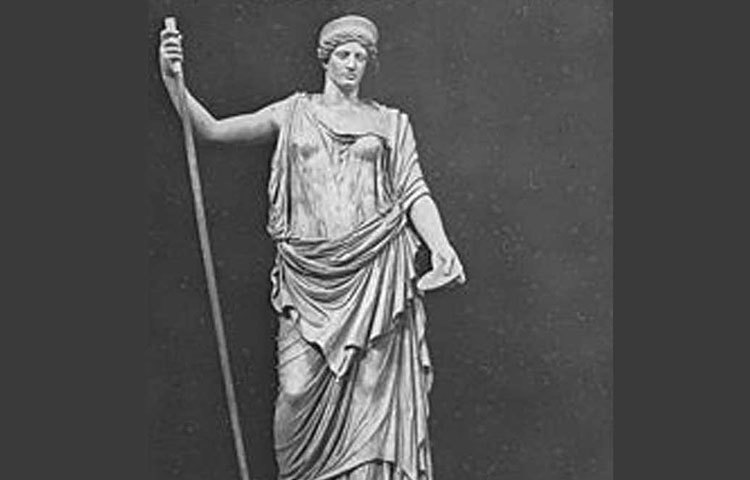 প্রাচীন রোমানদের কাছে জুন মাস ছিল বিয়ের মাস। এই মাসের নামকরণের পিছনে আছেন রোমান দেবী ’জুনো’। ইনি ছিলেন দেবতাদের রানি।