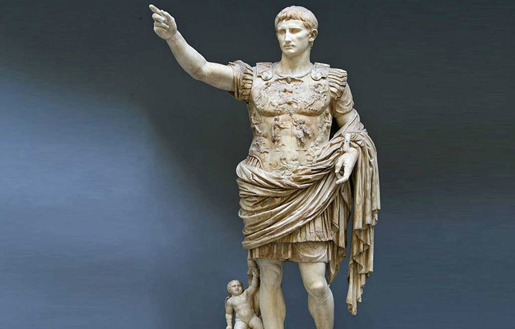 অগস্ট মাসের নামকরণ হয়েছে রোমান সম্রাট অগাস্টাসের নাম অনুসারে।