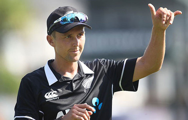 ট্রেন্ট বোল্ট : বল সুইং করলে তিনি কতটা বিপজ্জনক হতে পারেন, তার উদাহরণ মিলেছে ভারতের বিরুদ্ধে নিউজিল্যান্ডের চলতি সফরের চতুর্থ একদিনের ম্যাচে। ইংল্যান্ডের পিচে বল ভালই সুইং করে। ফলে বিধ্বংসী হয়ে উঠতেই পারেন বোল্ট।