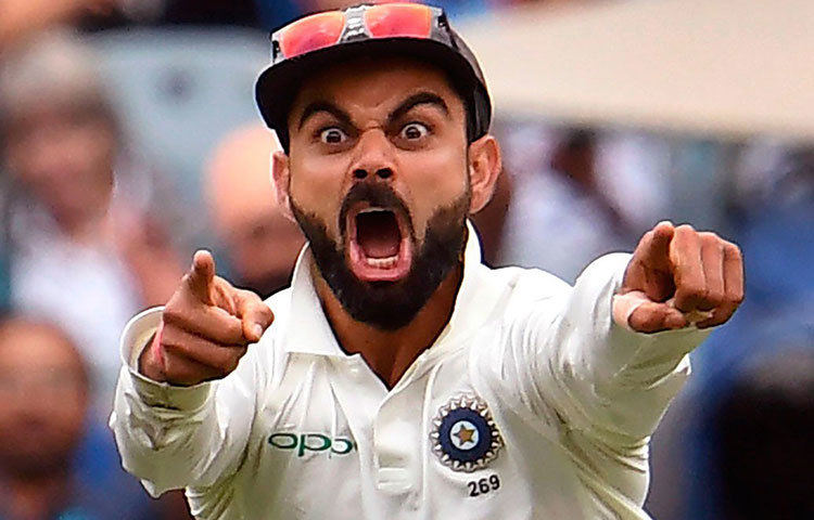 এই সময়ে বিশ্বের দ্রুততম হিসেবে এক দিনের ম্যাচে দশ হাজার রান পূর্ণ করেন বিরাট।