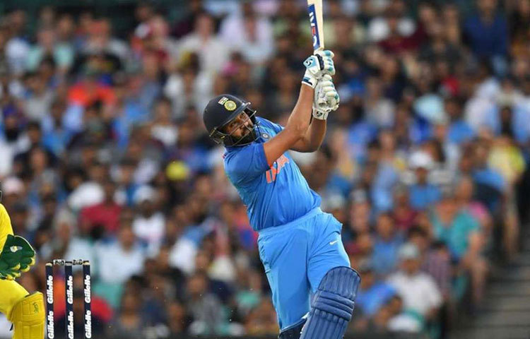 রোহিত শর্মা (ভারত) : ওপেনিংয়ে তাকে ছাড়া আর কাউকে বাছার সুযোগ দেননি হিটম্যান। ১৯টি ইনিংসে রান করেছেন ১০৩০। তার মধ্যে রয়েছে ৫টি শতরান ও ৩টি অর্ধ শতরান। ২০১৮ সালে অধিনায়কত্ব করে দেশকে এশিয়া কাপও দিয়েছেন রোহিত শর্মা।