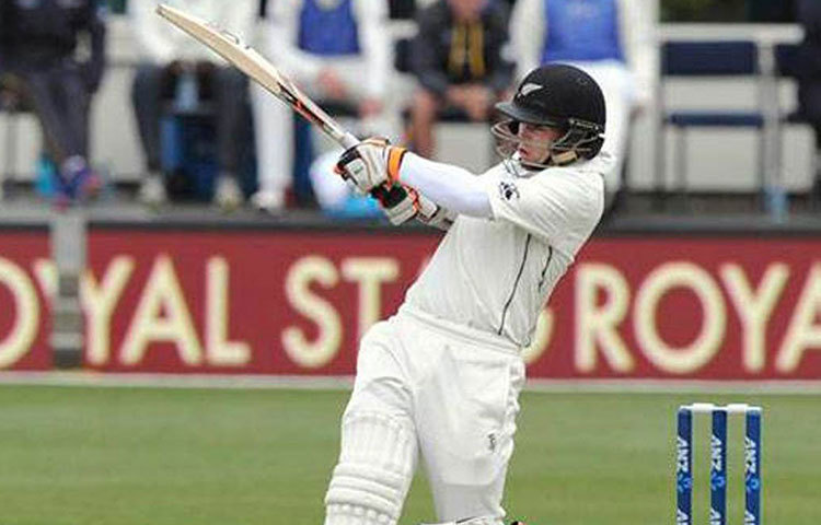 টম লাথাম : গত বছরে নিউজিল্যান্ডের এই বাঁ-হাতি ওপেনার ৬৫৪ রান করেছেন। এর মধ্যে শ্রীলঙ্কার বিরুদ্ধে ২৬৪ রানের ইনিংসও রয়েছে।