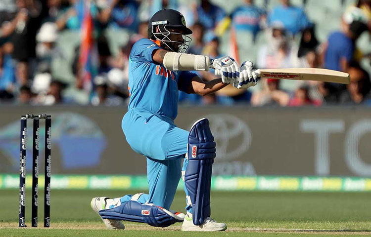 শিখর ধাওয়ান : শেষ ম্যাচের আগে পর্যন্ত ৮৪.৫০ গড়ে রান করছেন। চমৎকার ফর্মে রয়েছেন ভারতের এই বাঁ-হাতি ওপেনার। যদিও চতুর্থ একদিনের ম্যাচে সব হিসেব-নিকেশ পাল্টে গিয়েছে।