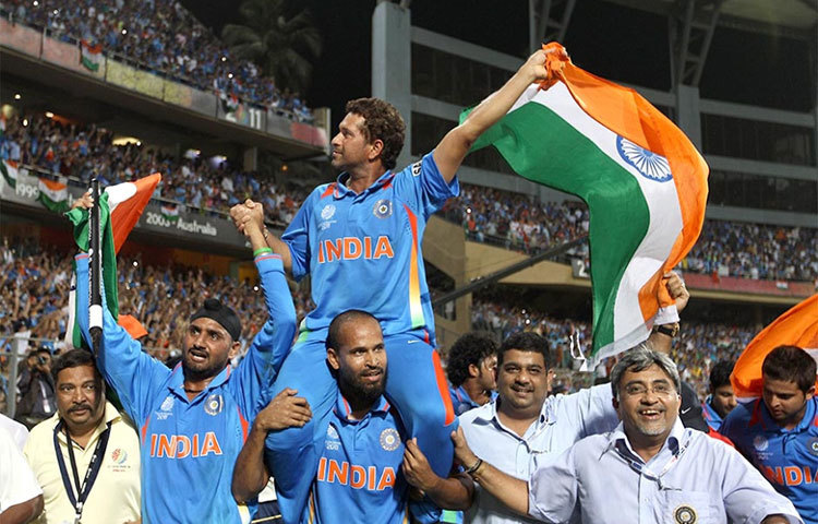 শচীন টেন্ডুলকার : ২০১১ সালের বিশ্বকাপ তাকেই উৎসর্গ করেছিল ভারতীয় টিম। এবং ২০১৩ সালে ‘মাস্টার ব্লাস্টার’ অবসর নেন ক্রিকেট থেকে। এখন তিনি অবসর জীবনযাপন করছেন।