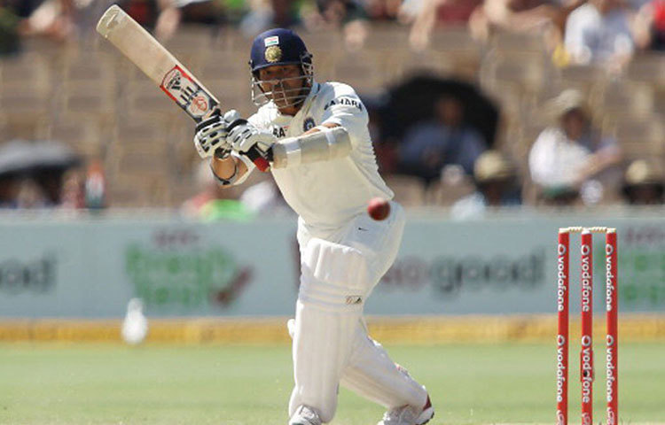 শচীন টেন্ডুলকার : তবে অধিনায়ক শচীনের নেতৃত্বে বিদেশের মাটিতে একটি ম্যাচেও জয় আসেনি।