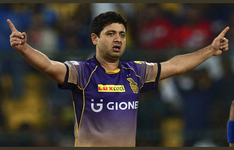 পীযূষ চাওলা : বিশেষজ্ঞদের ধারণা এই লেগ স্পিনার বড় ভূমিকা নেবেন আইপিএলের ম্যাচে। বলের পাশাপাশি ব্যাট হাতেও দক্ষতা দেখাতে পারেন তিনি। গতবারে ১৪টি উইকেট পেয়েছিলেন তিনি।