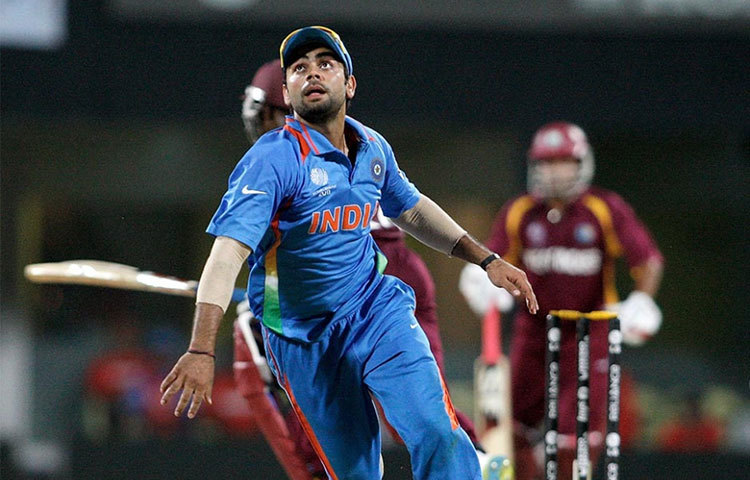 বিরাট কোহলি : মাত্র ২২ বছর বয়সেই বিশ্বকাপ হাতে ধরেছিলেন বিরাট। কিন্তু আট বছরে পালটে গিয়েছে অনেক কিছুই। বর্তমানে তিনিই ভারতীয় দলের ক্যাপ্টেন। আসন্ন বিশ্বকাপে কী করবেন, অপেক্ষায় ভক্তরা।