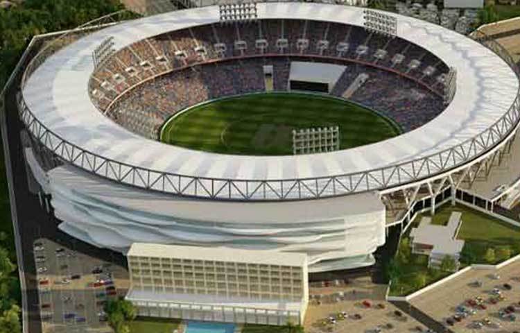 আকারে অস্ট্রেলিয়ার মেলবোর্ন স্টেডিয়ামের থেকেও বড় হবে মোতেরা। জানিয়েছে গুজরাট ক্রিকেট অ্যাসোসিয়েশন।