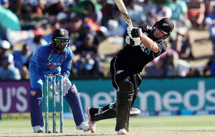 ৫৯ রানে ৩ উইকেট হারিয়ে ধুঁকতে থাকা দলকে টেনে তোলেন লাথাম-টেলর। চতুর্থ উইকেটে তারা যোগ করেন ১১৯ রান। মূলত এই পার্টনারশিপই নিউজিল্যান্ডকে ২৩৯-এ পৌঁছে দেয়।