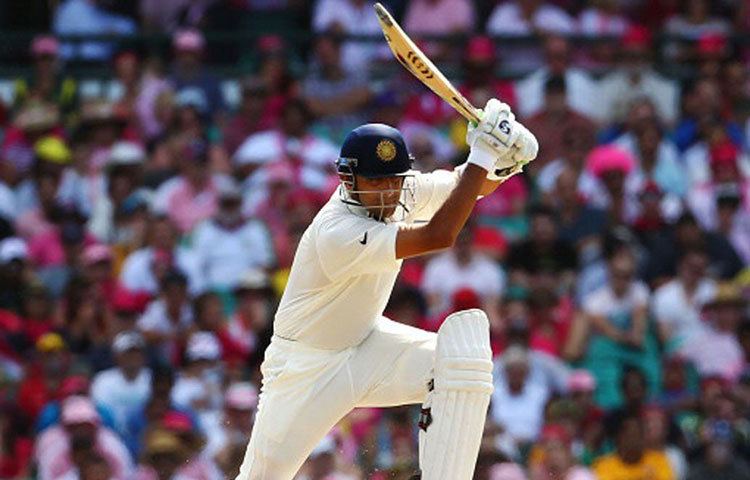 রাহুল দ্রাবিড় : ভারতে বা হোক বা বাইরে হোক ব্যাটসম্যান দ্রাবিড় বরাবর দলকে ভরসা দিয়েছেন। অধিনায়ক দ্রাবিড়ের নেতৃত্বে বিদেশে ১৭টি টেস্ট ম্যাচ খেলে ভারত।