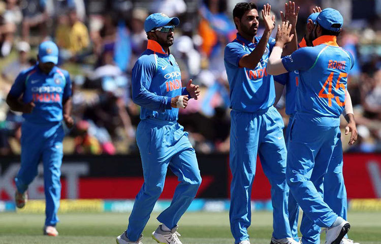 ডেথ ওভারেও ভারতীয় বোলারদের দাপট অব্যাহত ছিল। যে কারণে রস টেলরের ৯৩ রানের লড়াকু ইনিংস সত্ত্বেও আড়াইশো তুলতে পারল না নিউজিল্যান্ড।