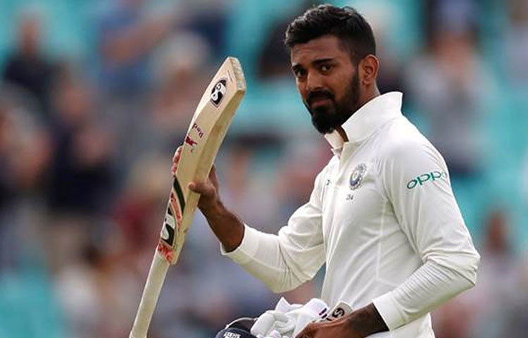 একদিনের ম্যাচে শিখর ধওয়ন বা রোহিত শর্মা ওপেনিং ব্যাটসম্যান হিসাবে সফল হওয়ায় তিনি খুব একটা সুযোগ পাননি। কিন্তু মিডর অর্ডারেও সফল হতে পারেননি লোকেশ।