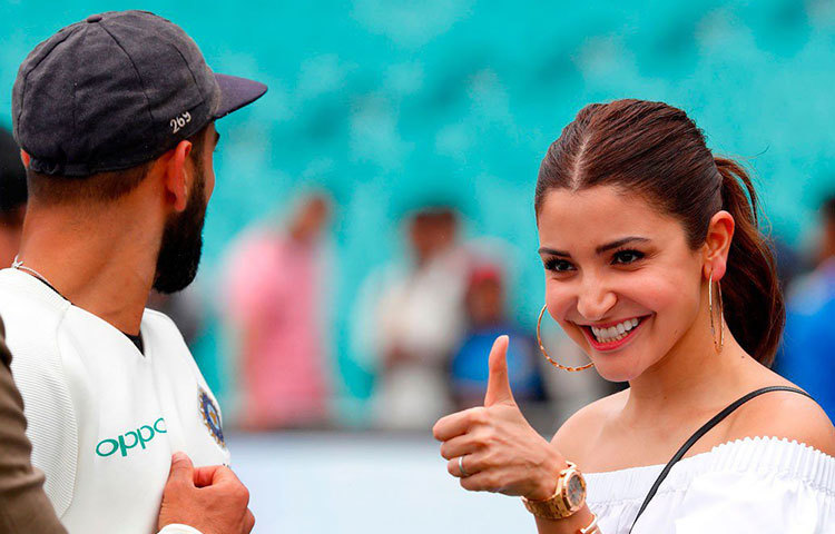 ক্যাপ্টেন হিসাবে দ্রুততম তিন হাজার রান বেরিয়েছিল তার ব্যাট থেকেই। মাত্র ৪৯ ইনিংসেই ওই রান তুলে নেন কোহলি। সেই সঙ্গে দক্ষিণ আফ্রিকার এবি ডি’ভিলিয়ার্সের রেকর্ডও ভেঙে ফেলেন তিনি। ক্যাপ্টেন হিসাবে ৬০টি ইনিংসে ওই রান করেছিলেন এবি।