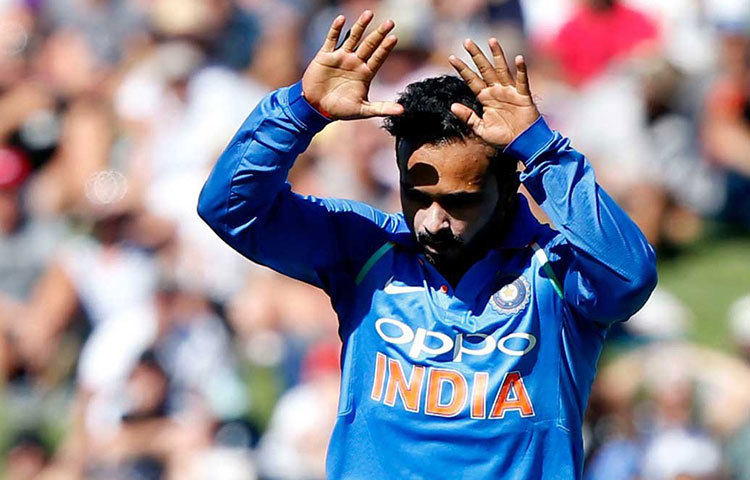 কেদার যাদব : বিশ্বকাপের আগে কেদারকে ভালো করে দেখে নিতে চাইছে দল। চতুর্থ ম্যাচ বাদ দিলে মোটের উপর সফল। কিন্তু, চাপের সময় কতটা কার্যকর হবেন, তা নিয়ে প্রশ্ন থেকেই যাচ্ছে।