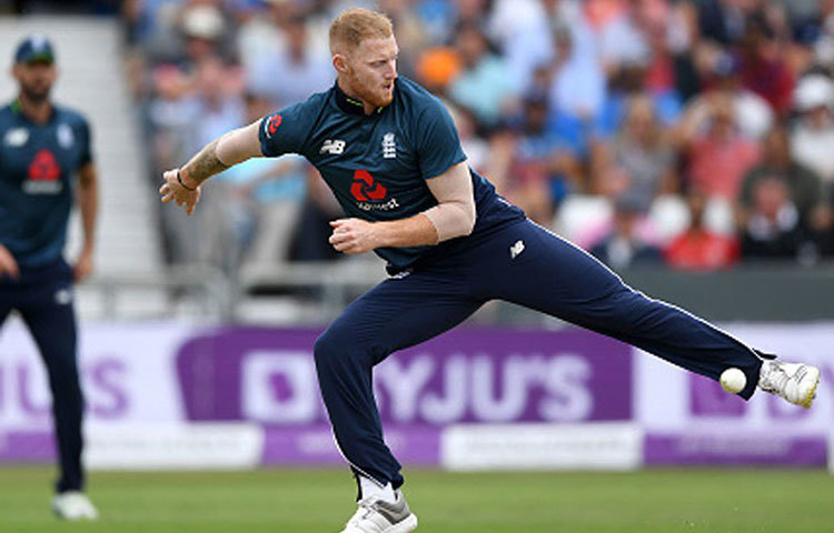 বেন স্টোকস : বিশ্বের অন্যতম সেরা অলরাউন্ডার। ৭৫টি একদিনের ম্যাচ খেলা স্টোকসের খাতায় তিনটি শতরানের পাশাপাশি পঞ্চাশের বেশি উইকেটও রয়েছে।