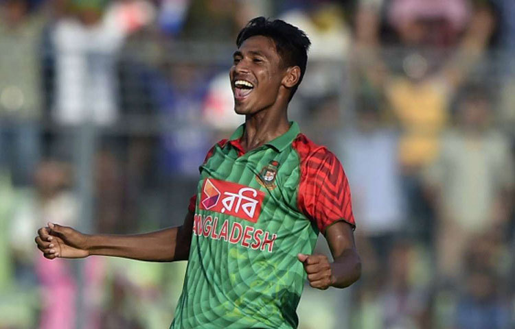 মোস্তাফিজুর রহমান (বাংলাদেশ) : ২৯টি উইকেট তুলে নিয়েছেন বাংলাদেশের ‌দ্রুতগতির বোলার মোস্তাাফিজুর রহমান। এশিয়া কাপে ১০টি উইকেট তুলে টুর্নামেন্টে সর্বোচ্চ উইকেটশিকারি হন এই তিনি।