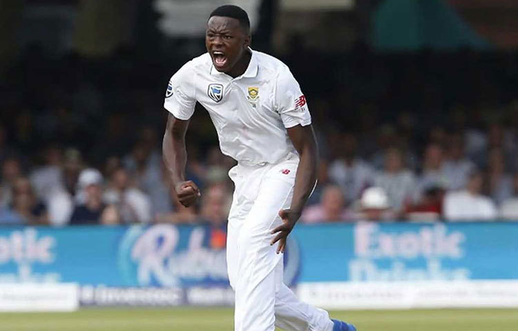 কাগিসো রাবাডা : আইসিসি টেস্ট বোলারদের মধ্যে দক্ষিণ আফ্রিকার কাগিসো রাবাডা রয়েছেন এক নম্বরে। ১০ টেস্টে ২০.০৭ গড়ে মোট ৫২ উইকেট নিয়েছেন। এর মধ্যে রয়েছে দু’বার টেস্টে পাঁচ উইকেট নিয়েছেন। একবার দশ উইকেটও নিয়েছেন।