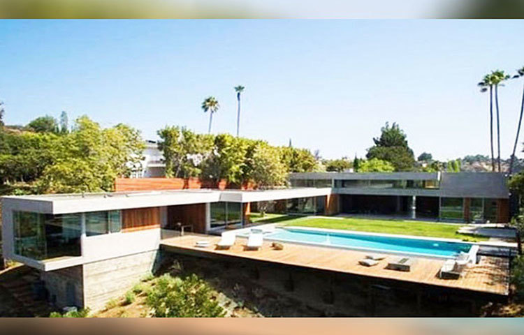 বাড়ির ছবি দেখলে চোখজুড়িয়ে যায়।