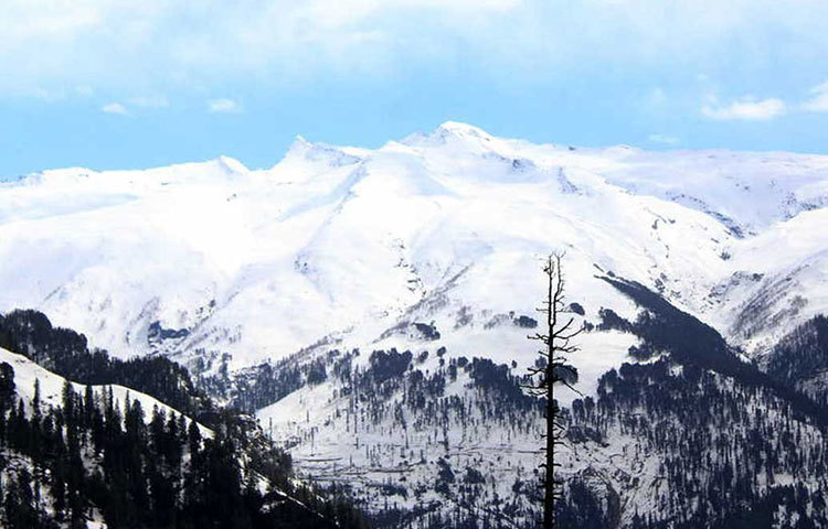 সোলাং ও রুয়ার মতো গ্রামে আবার চুপ থাকার পাশাপাশি বন্ধ থাকে কৃষিকাজও।