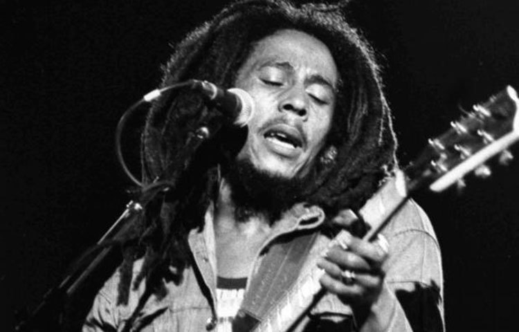 বব মার্লে: জনপ্রিয় সংগীত তারকা বব মার্লের শেষ কথা ছিল, ‘অর্থ দিয়ে জীবন কেনা যায় না।’