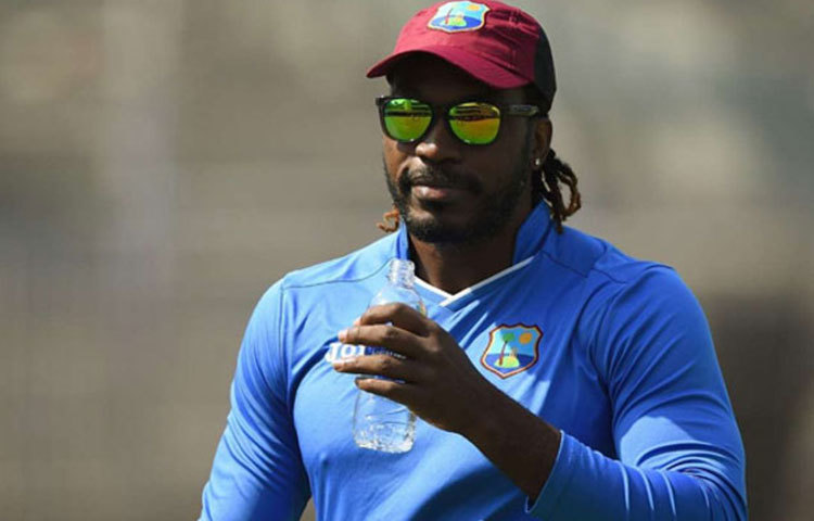 ২০১৯ সালের ক্রিকেট বিশ্বকাপ খেলেই একদিনের ক্রিকেট থেকে অবসর নেবেন বলে কয়েকদিন আগেই জানান ক্রিস গেইল। এর আগেই তিনি ছক্কা মারার বিশ্ব রেকর্ড গড়লেন।