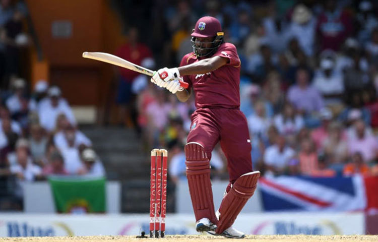 বুধবার ব্রিজটাউনে ১৩৫ রানের ইনিংসে ১২টি ছক্কা মারেন ক্রিস গেইল।