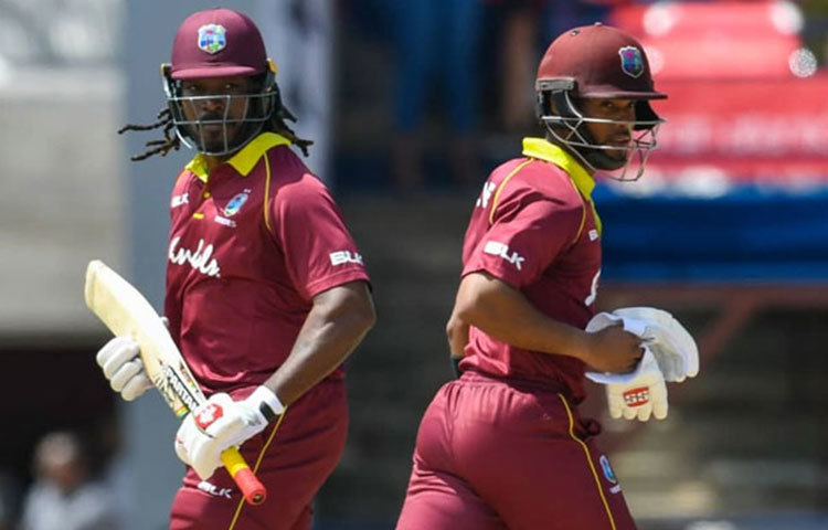 বুধবার ছক্কার রেকর্ড গড়ল ওয়েস্ট ইন্ডিজও। ইংল্যান্ডের বিরুদ্ধে ৫০ ওভারে ৩৬০ রান তোলে ক্যারিবিয়ানরা। এদিন মোট ২৩টি ছক্কা মারে ওয়েস্ট ইন্ডিজ। একদিনের ক্রিকেটে যে কোনো দলের পক্ষে সর্বোচ্চ ছক্কা মারার নজির।