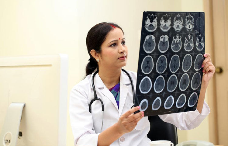 ভারতের উন্নত চিকিৎসা ব্যবস্থা আজ অনেক পাকিস্তানিরই ভরসার কারণ। তবু সেই ভারতে অস্থিরতা তৈরি করতেই মদত দেয় পাকিস্তান।