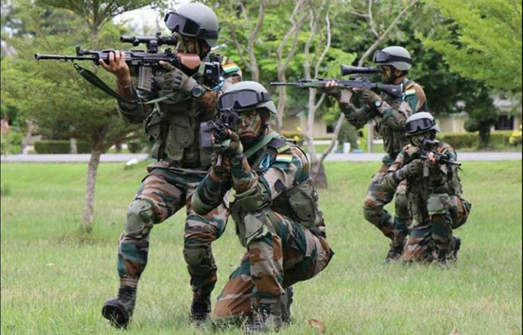 যুদ্ধ ক্ষেত্রেও বার বার ভারতের সামনে মুখ পুড়েছে পাকিস্তানের। একাত্তরের যুদ্ধ হোক বা কার্গিল, বার বার জয়ধ্বজা উড়িয়েছে ভারতীয় সেনা।