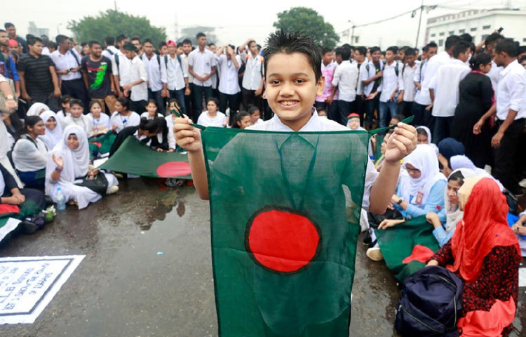 বাংলাদেশের মুক্তিযুদ্ধ জয়ের পিছনে ভারতীয় সেনা এবং ভারতের অবদান অনস্বীকার্য। যে রাগ পাকিস্তানের কোনোদিনই যাবে না।