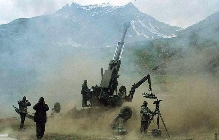 প্রকাশ্যে না বললেও, পাকিস্তানের তৎকালীন প্রধানমন্ত্রী, নওয়াজ শরিফ স্বীকার করেছিলেন যে, ১৯৯৯ সালে প্রায় ৪ হাজার পাকিস্তানি সেনা কার্গিল যুদ্ধে প্রাণ হারায়।