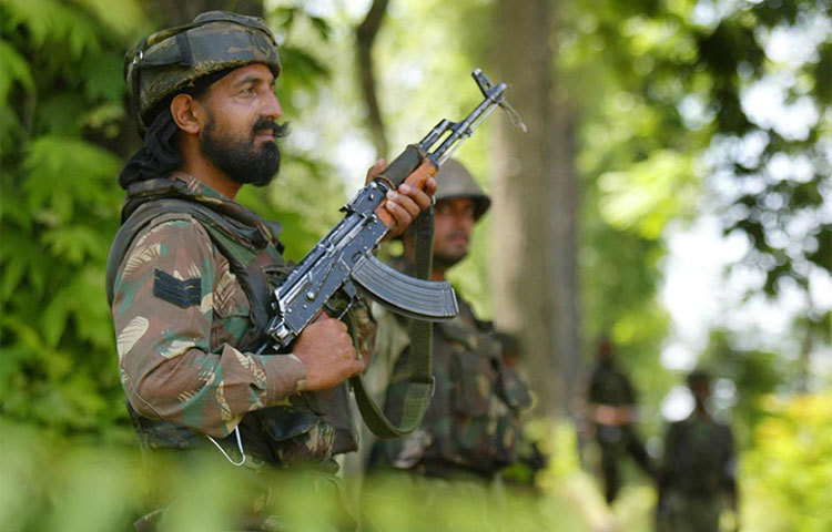 সীমান্তে সরাসরি আঘাত। পাক বাহিনীকে লক্ষ্য করে গোলা-গুলি চালানো।