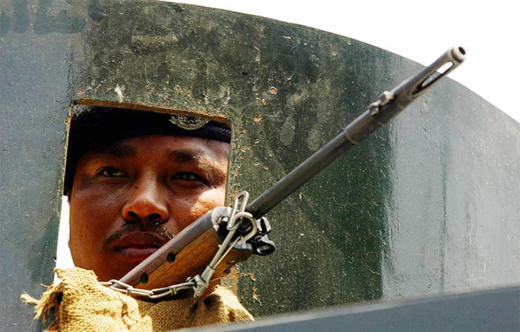 এই উপায়ে পাকিস্তানি আর্মির পোস্ট ও বাঙ্কার উড়িয়ে দেওয়া।