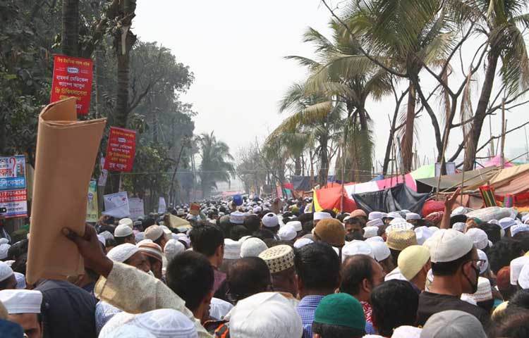 প্রথম পর্বের ইজতেমায় মানুষের ঢল। ছবি: বিপ্লব দিক্ষিৎ