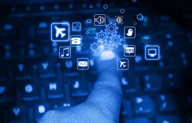 ডেটা এনট্রি অপারেটর : বছর দশেক আগে এই পেশার মারাত্মক চাহিদা ছিল। কিন্তু বিশ্বজুড়ে ক্রমেই জনপ্রিয়তা হারাচ্ছে এই চাকরি। এর পিছনেও প্রযুক্তিকেই দায়ী করছে রিপোর্ট।