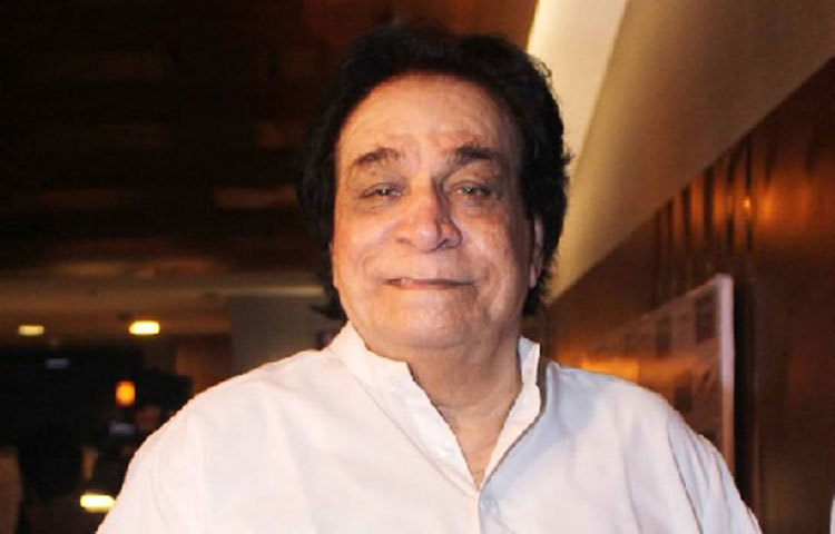 ‘বাপ নম্বরি বেটা দশ নম্বরি’ এটি ১৯৯০ মুক্তি পেয়েছিল।