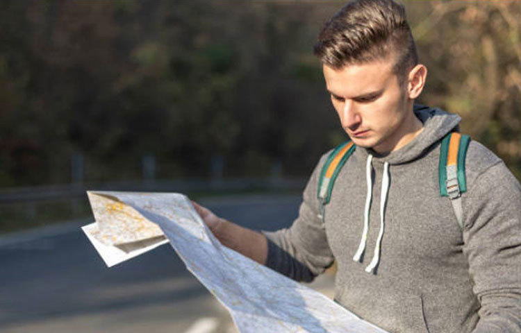 সব মিলিয়ে দু’হাজার ২০০ মানুষের বাস এলাকায়। সেখানে শুধুমাত্র গ্রামের নাম আর বাড়ির নম্বরের সাহায্যে গন্তব্যে পৌঁছনো যথেষ্ট সময়সাপেক্ষ এবং অসুবিধাজনক।