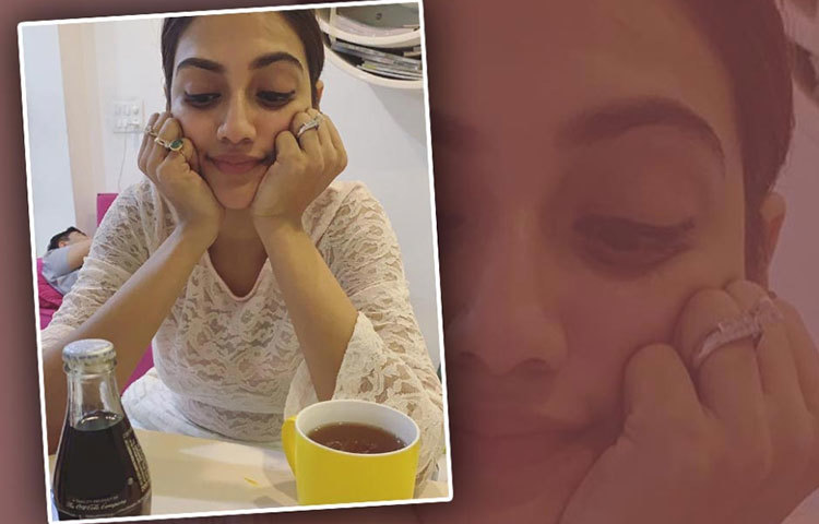 কলকাতারই এক মিশনারি স্কুলে তার পড়াশোনা।