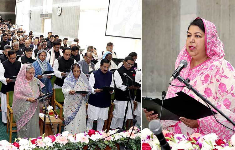 ড. শিরীন শারমিন চৌধুরী সংবিধান ও কার্যপ্রণালিবিধি অনুযায়ী প্রথমে নিজে শপথ গ্রহণ করেন এবং শপথ বইয়ে স্বাক্ষর করেন। ছবি : বিপ্লব দিক্ষিৎ