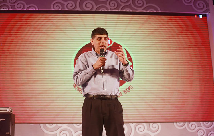 প্রাণ-আরএফএল গ্রুপের চেয়ারম্যান ও প্রধান নির্বাহী আহসান খান চৌধুরী প্রাণ জাতীয় আচার প্রতিযোগিতার পুরস্কার বিতরণ অনুষ্ঠানে বক্তব্য রাখছেন। ছবি: মাহবুব আলম