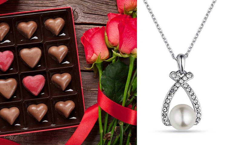 কর্কট: শৌখিন গয়না উপহার দিন। সঙ্গে থাক গোলাপ আর চকোলেট।