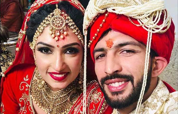 বিয়ের সাজে ঋষি-দীপালি।