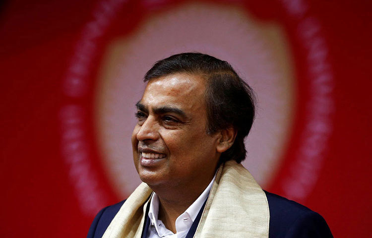 বিশ্বের ধনীর তালিকায় ১৯ নম্বর স্থানে রয়েছেন ভারতের শিল্পপতি মুকেশ অম্বানী। প্রথম কুড়ির তালিকায় ভারতের একমাত্র শিল্পপতি। তার মোট সম্পত্তির পরিমাণ ৪০১০ কোটি ডলার।