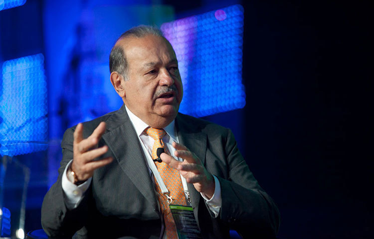 মেক্সিকোর টেলিকমিউনিকেশনের অন্যতম শিল্পপতি কার্লোস স্লিম রয়েছেন সপ্তম স্থানে। তার সম্পত্তির পরিমাণ ৬৭১০ কোটি ডলার।