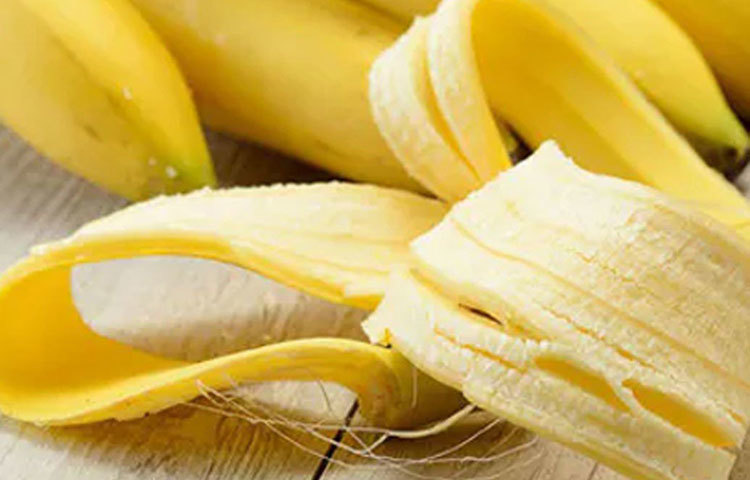 কলার খোসা :  প্রতিদিন কলার খোসা আঁচিলের উপর ঘঁষলে আঁচিল দূর হবে।