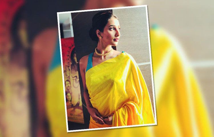 সামান্যেও অনন্যা সায়ন্তিকা।