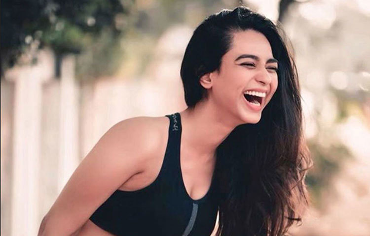 ডাক্তারি আর প্র্যাকটিস করা হয় না তার। বর্তমানে অভিনয়ের পাশাপাশি ‘মাস্টার্ড অ্যান্ড রেড’ নামে নিজের একটা প্রযোজনা সংস্থার দায়িত্ব সামলাচ্ছেন।