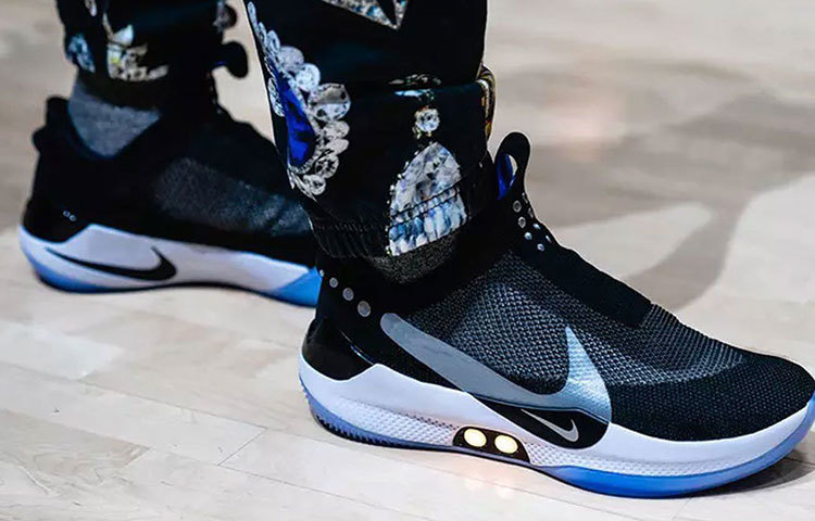 নাইকি নিয়ে এল স্মার্টফোন কন্ট্রোলযুক্ত নতুন স্পোর্টস শু।