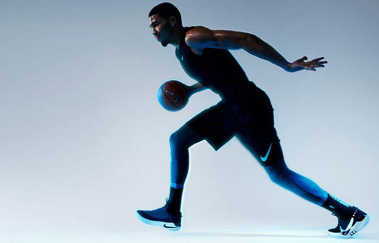 মূলত বাস্কেটবল খেলোয়াড়দের জন্যই জুতোটি ডিজাইন করা হয়েছে বলে জানিয়েছে সংস্থা।