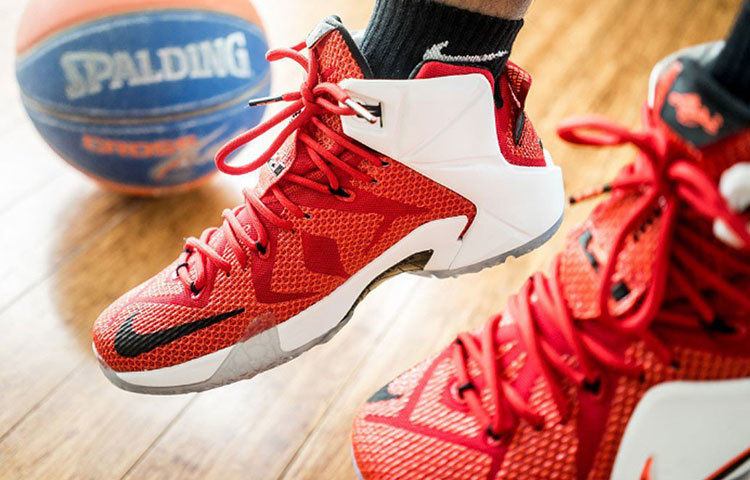 হাঁটা, খেলা বা দৌড়নোর সময় কীভাবে জুতো ফিট হবে, তাও প্রোগামিং করা থাকবে তাতে।